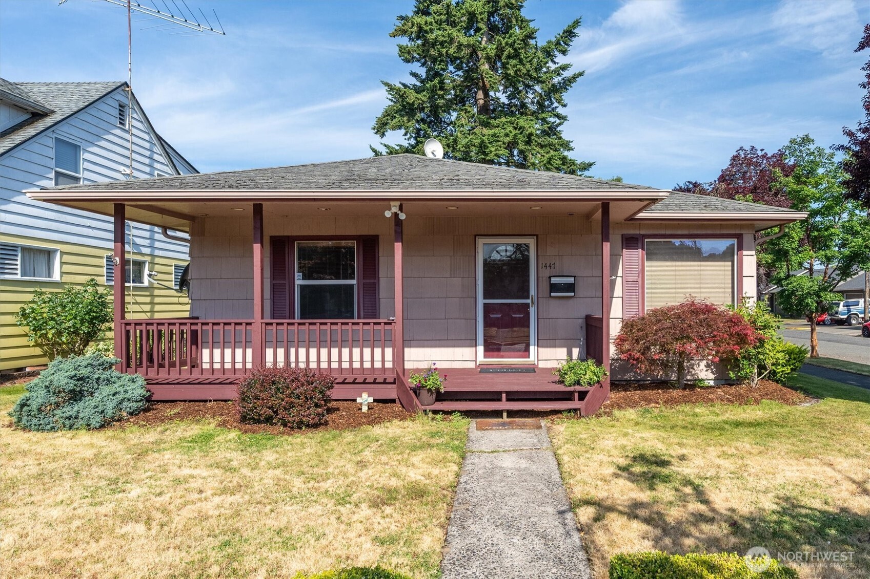 1447 9th Avenue Property Photo 1