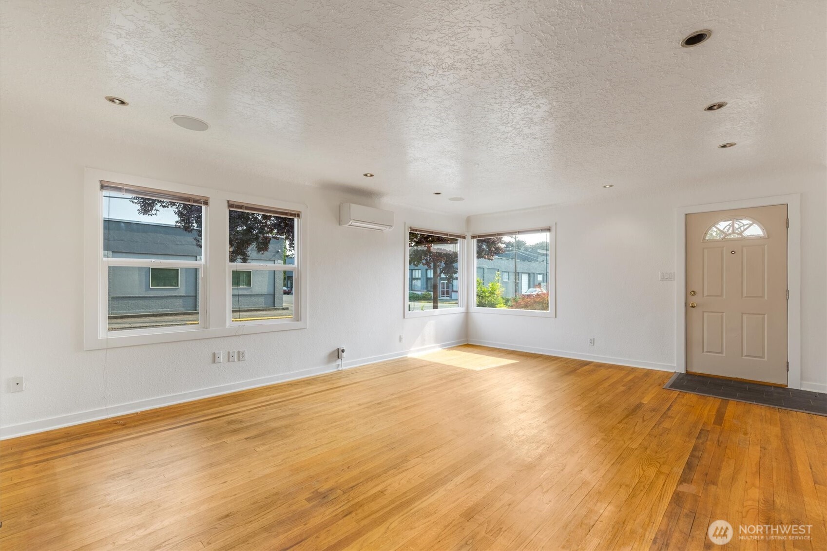 1447 9th Avenue Property Photo 6