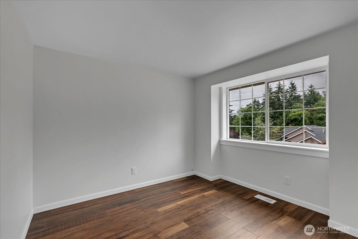 32027 11th Avenue Property Photo 27
