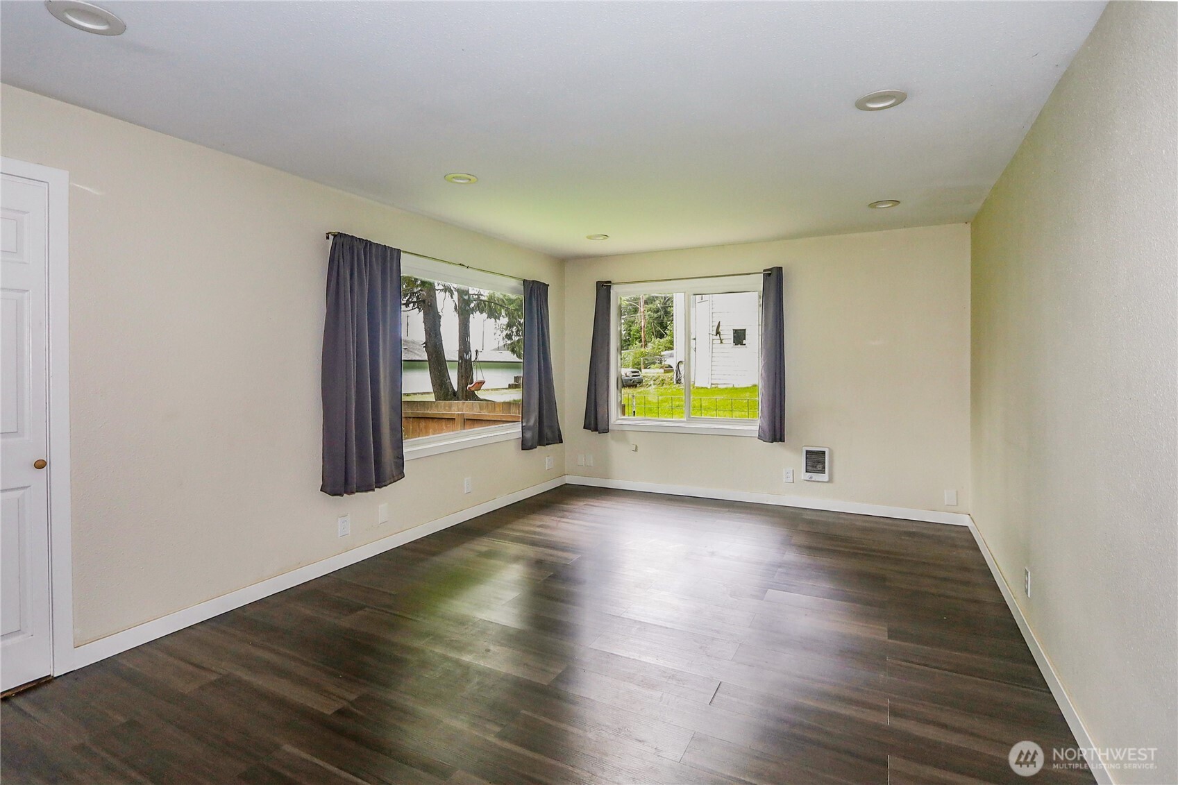 1312 E Summit Street Property Photo 6