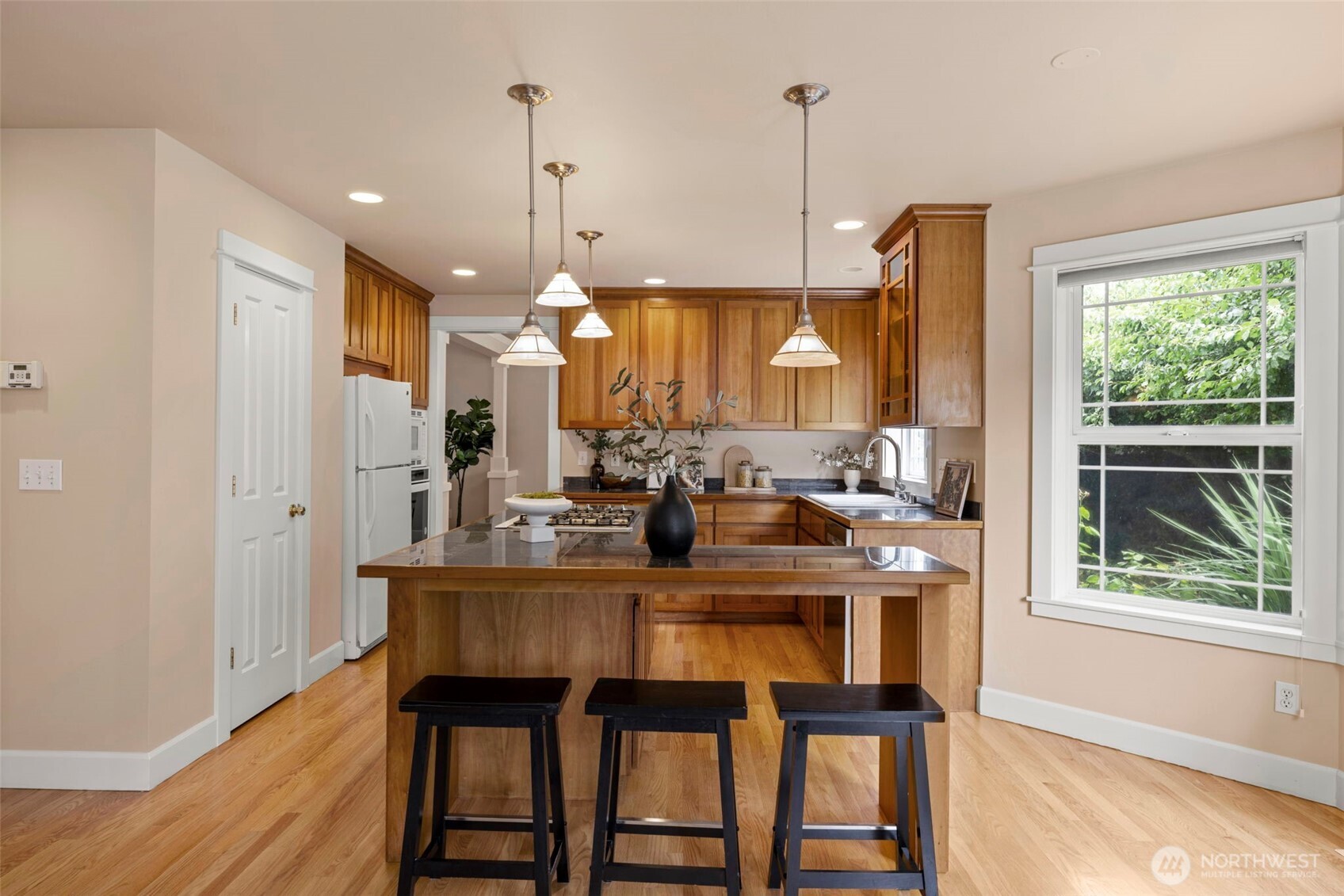 510 3rd Avenue Property Photo 14