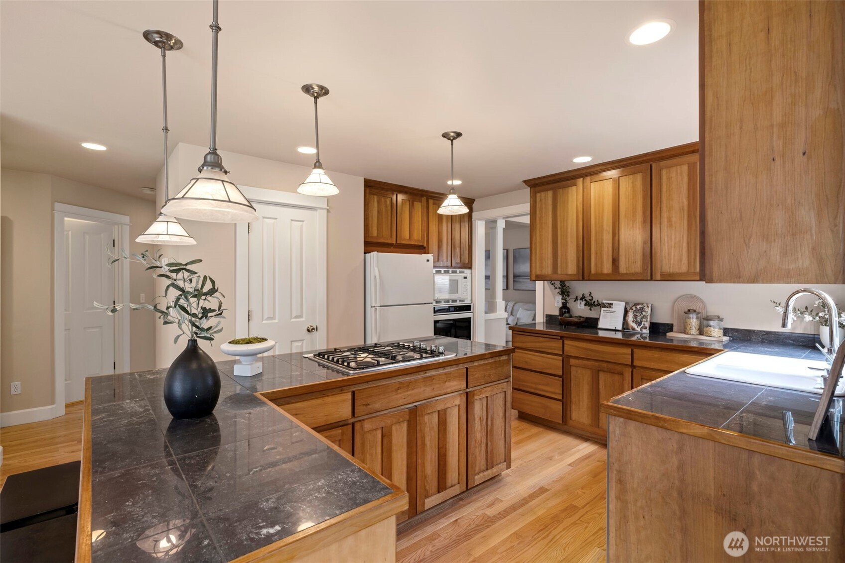 510 3rd Avenue Property Photo 16
