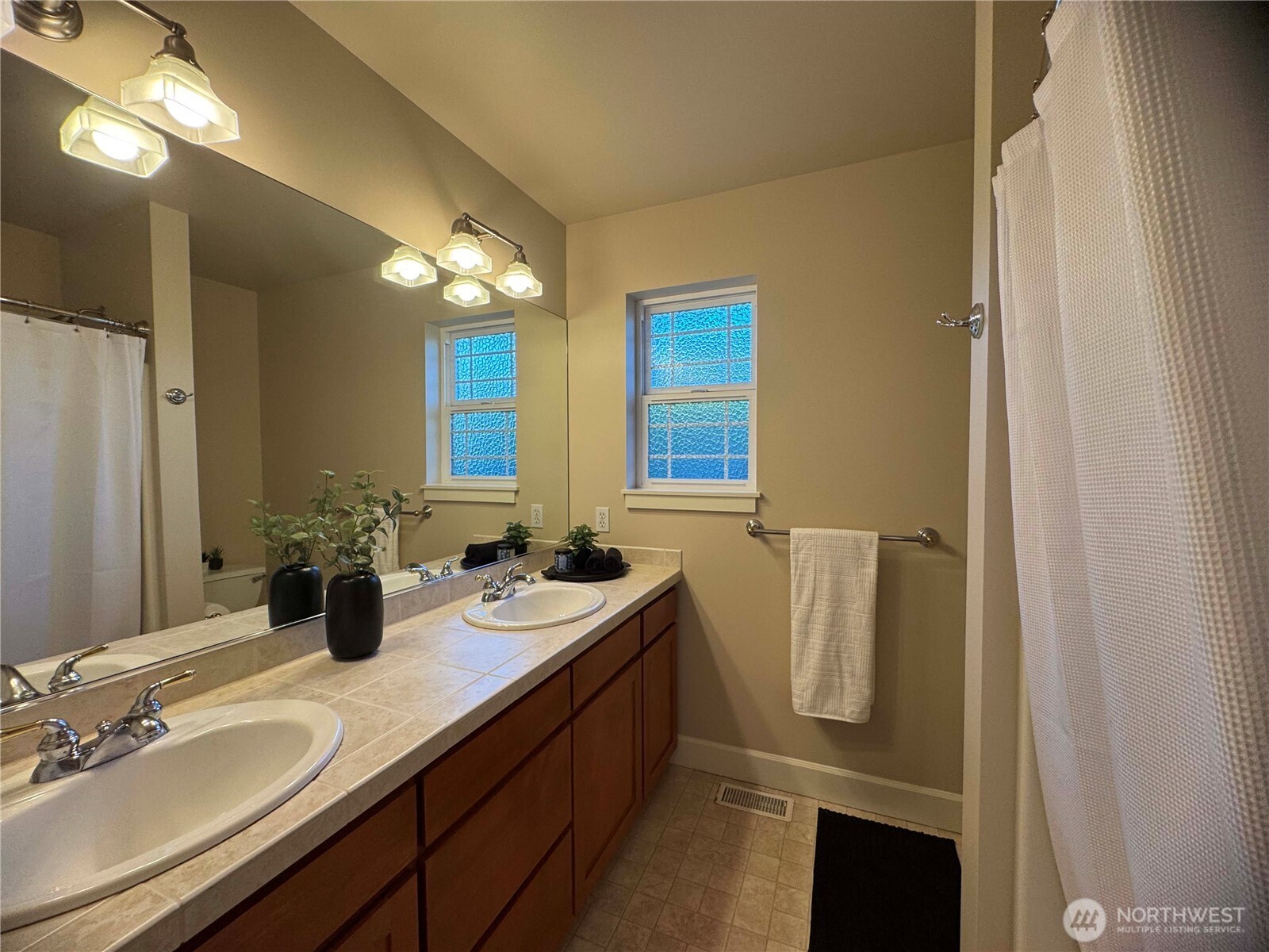 510 3rd Avenue Property Photo 33