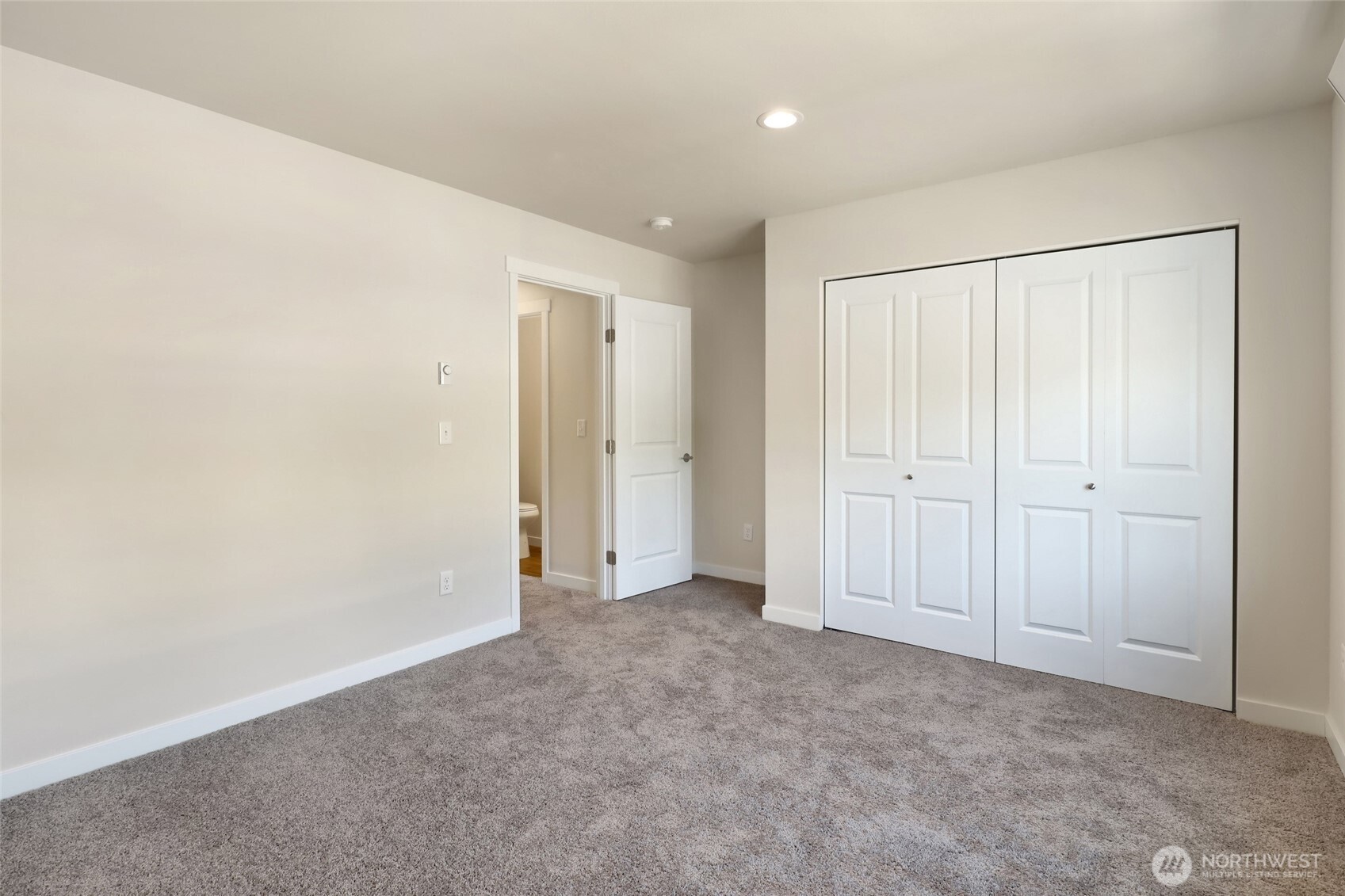 201 Tull Court Property Photo 18