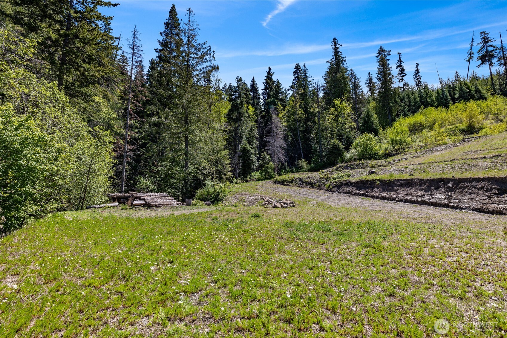 2000 Rocky Mountain Way Property Photo 3