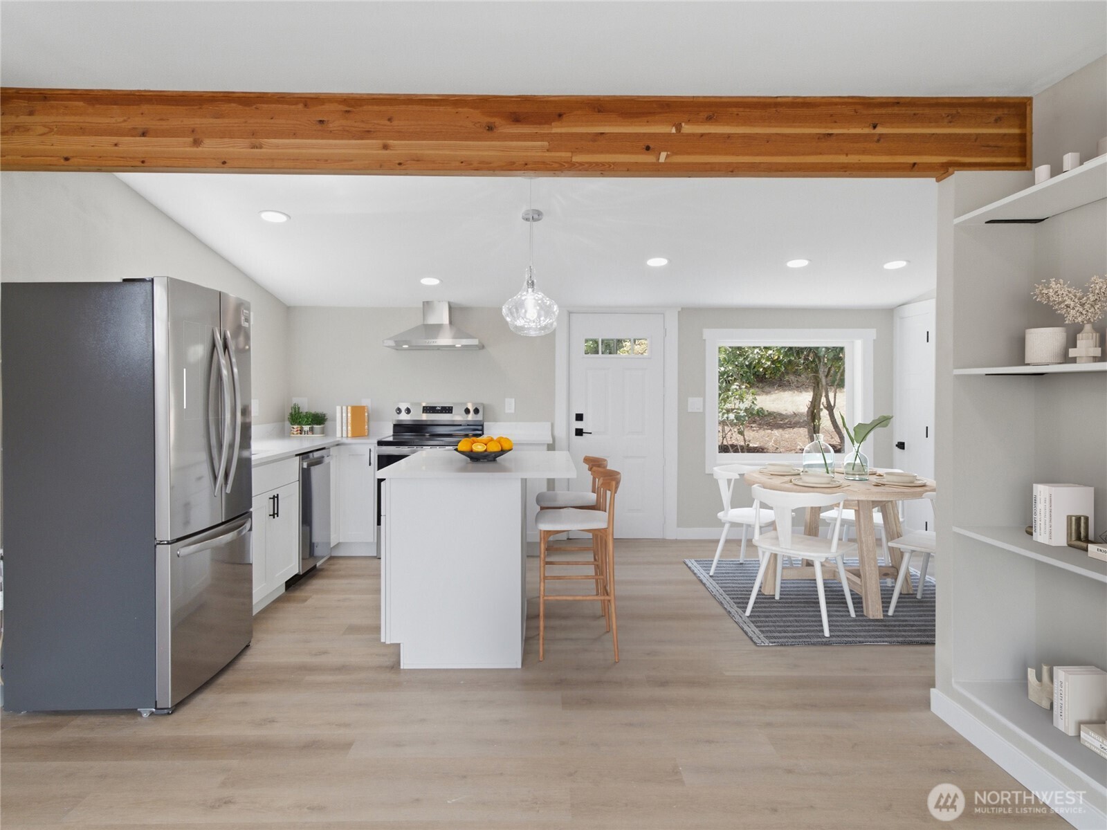 5600 Ocean View Boulevard Property Photo 6