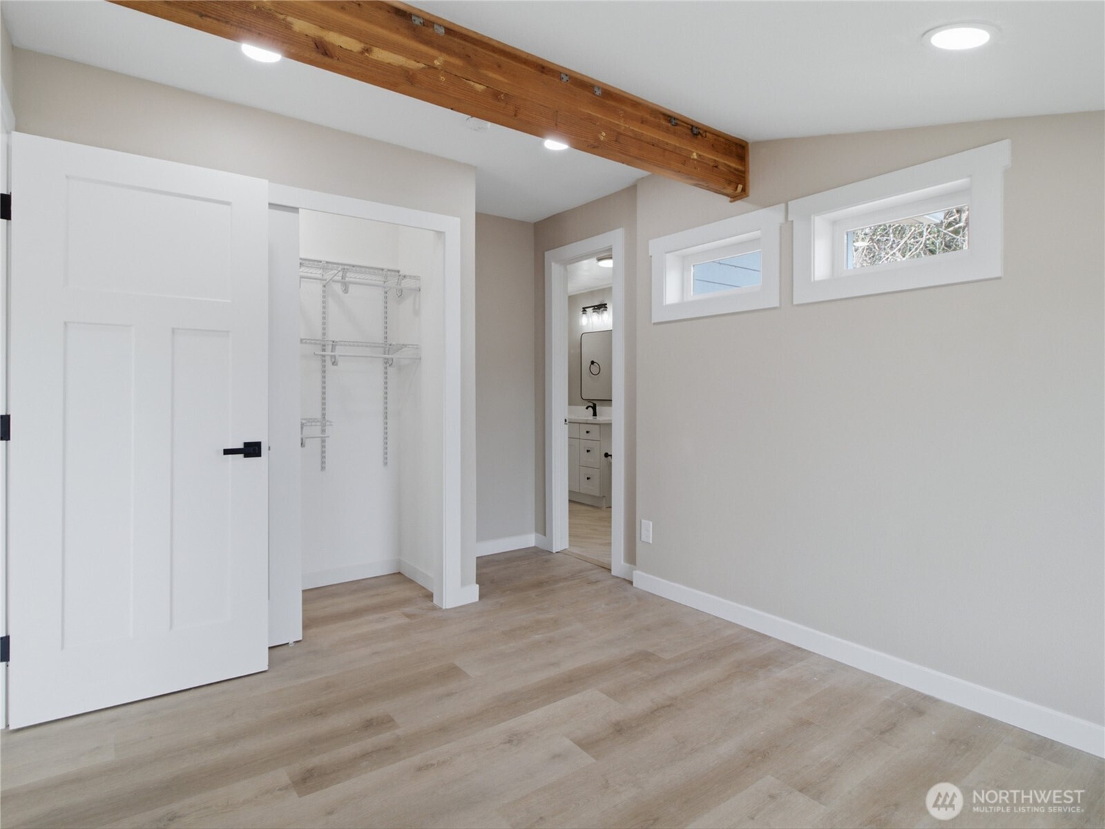 5600 Ocean View Boulevard Property Photo 16