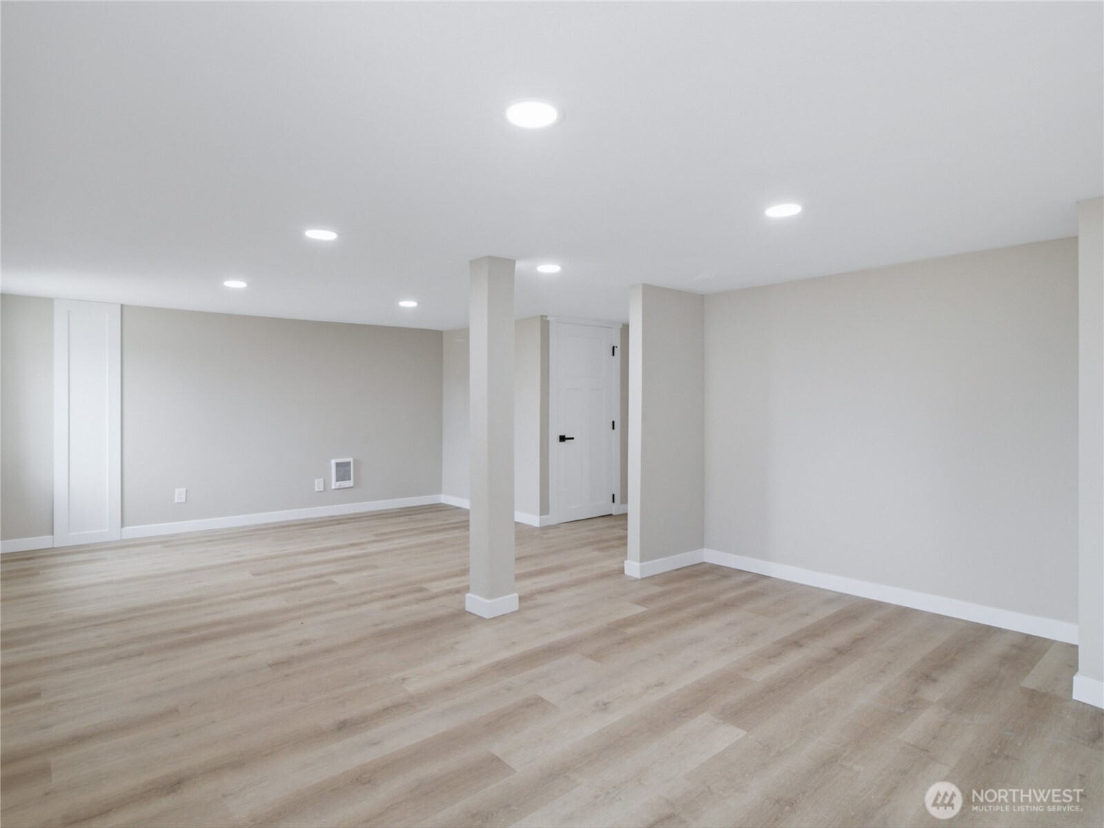5600 Ocean View Boulevard Property Photo 23