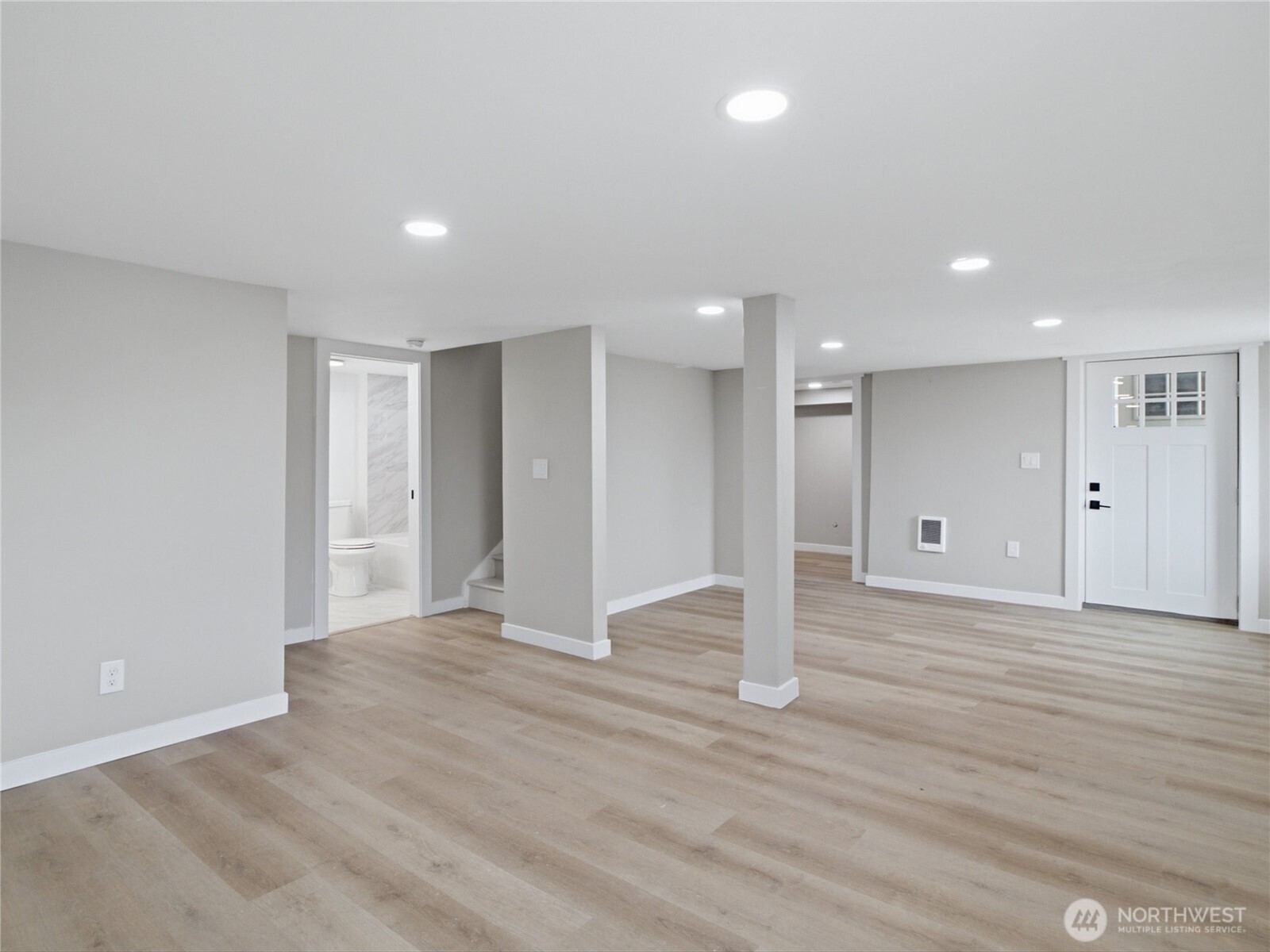 5600 Ocean View Boulevard Property Photo 25