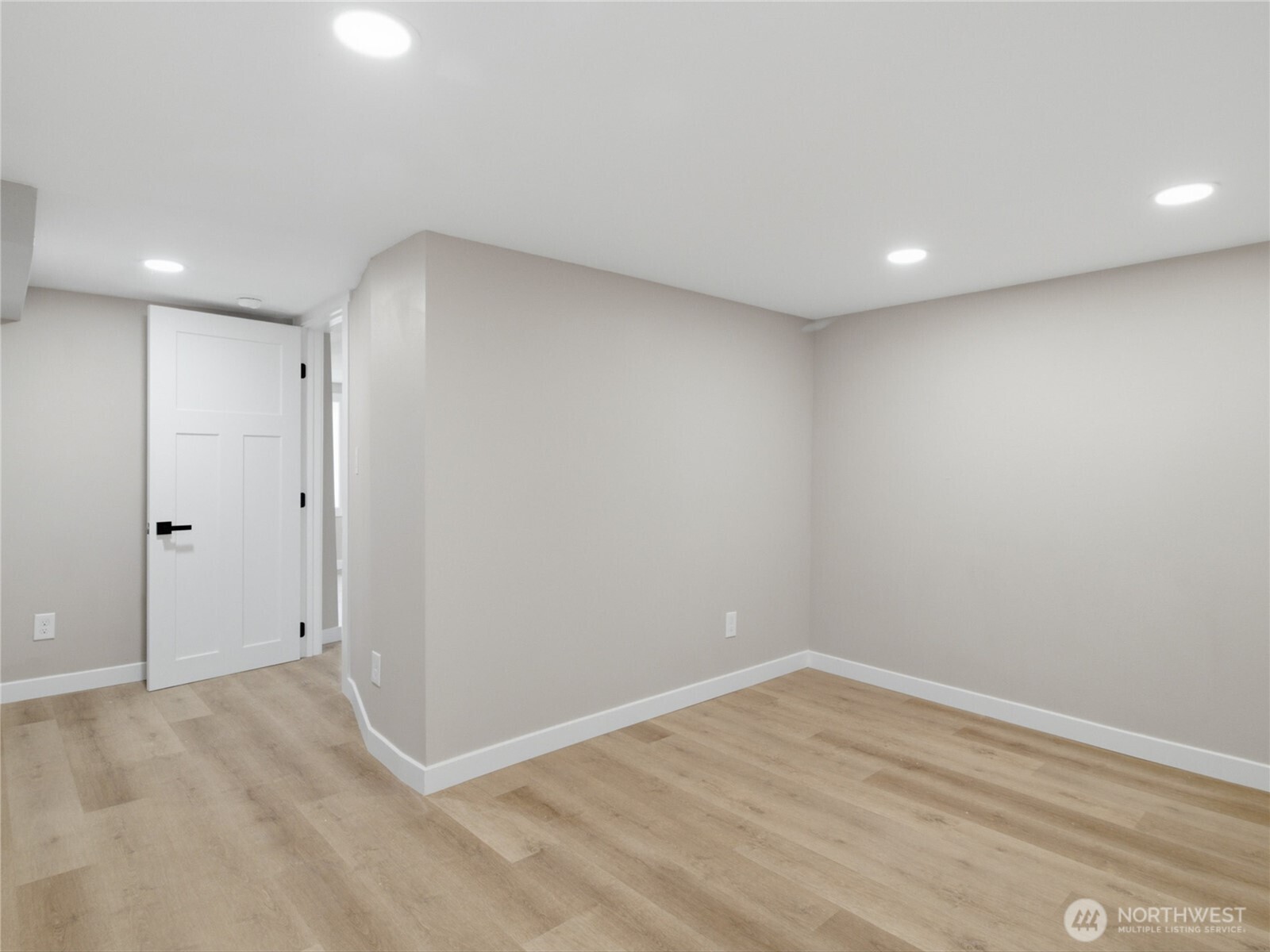 5600 Ocean View Boulevard Property Photo 29