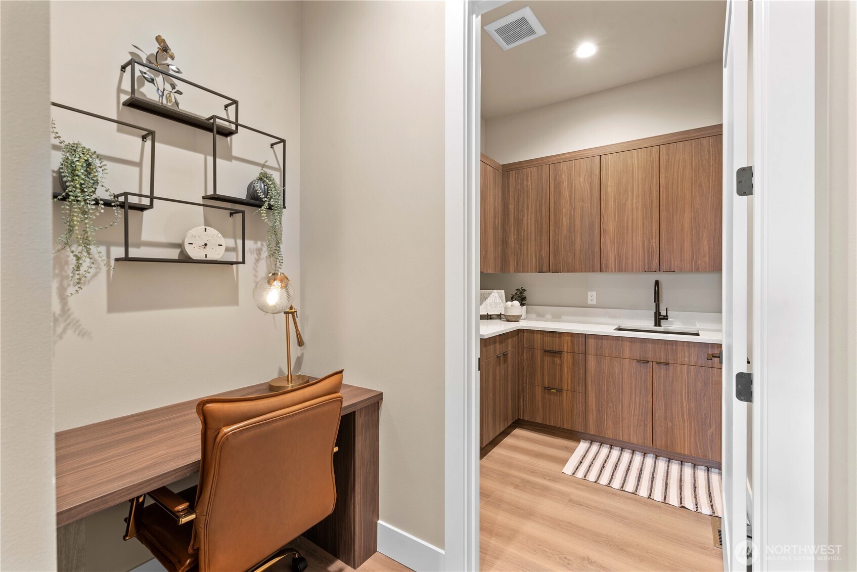 9604 Ridgeview Drive Property Photo 13