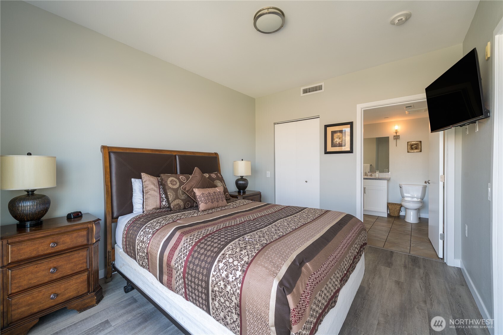 2220 W Woodin Avenue 305 Property Photo 16
