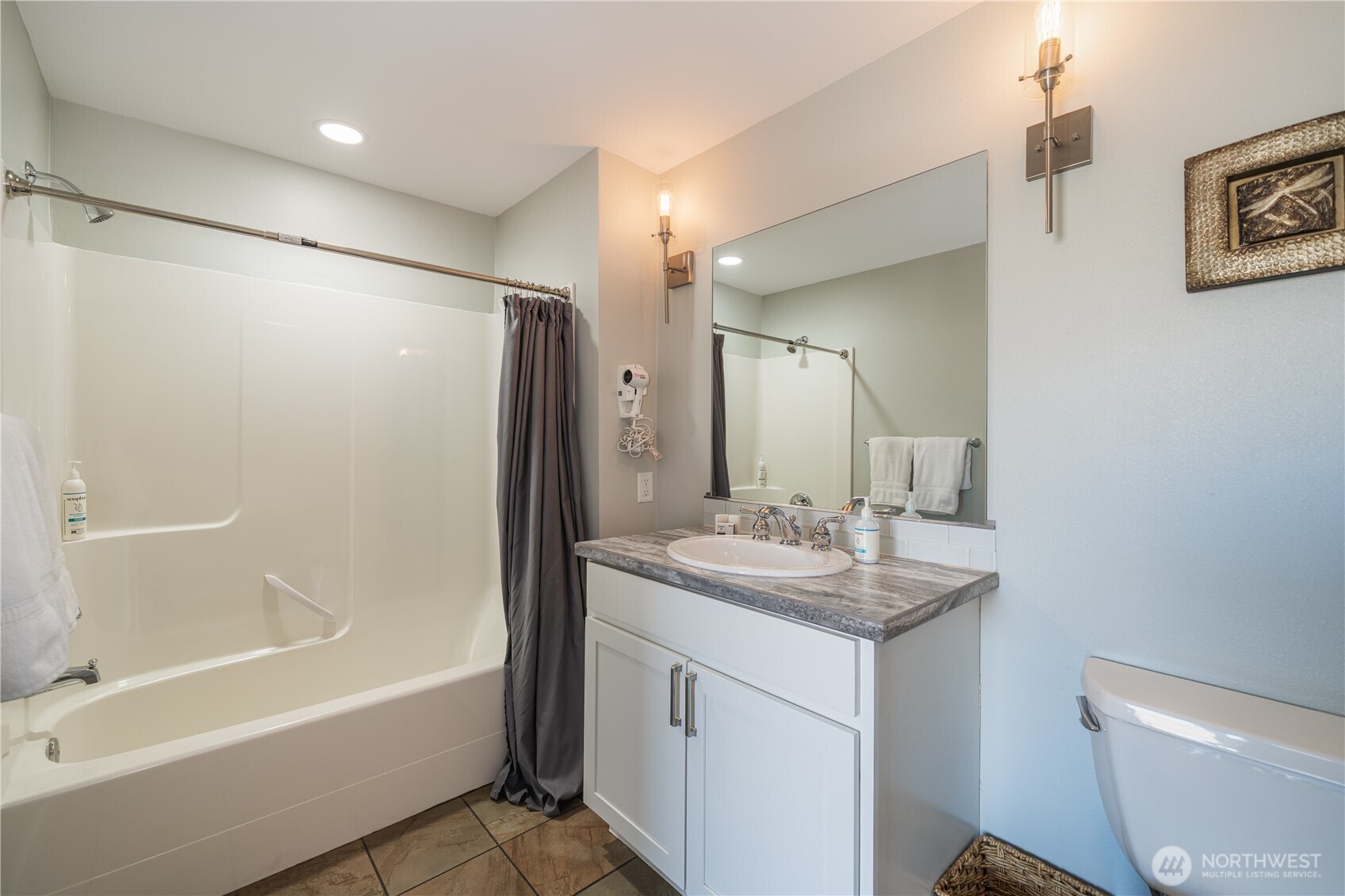2220 W Woodin Avenue 305 Property Photo 17