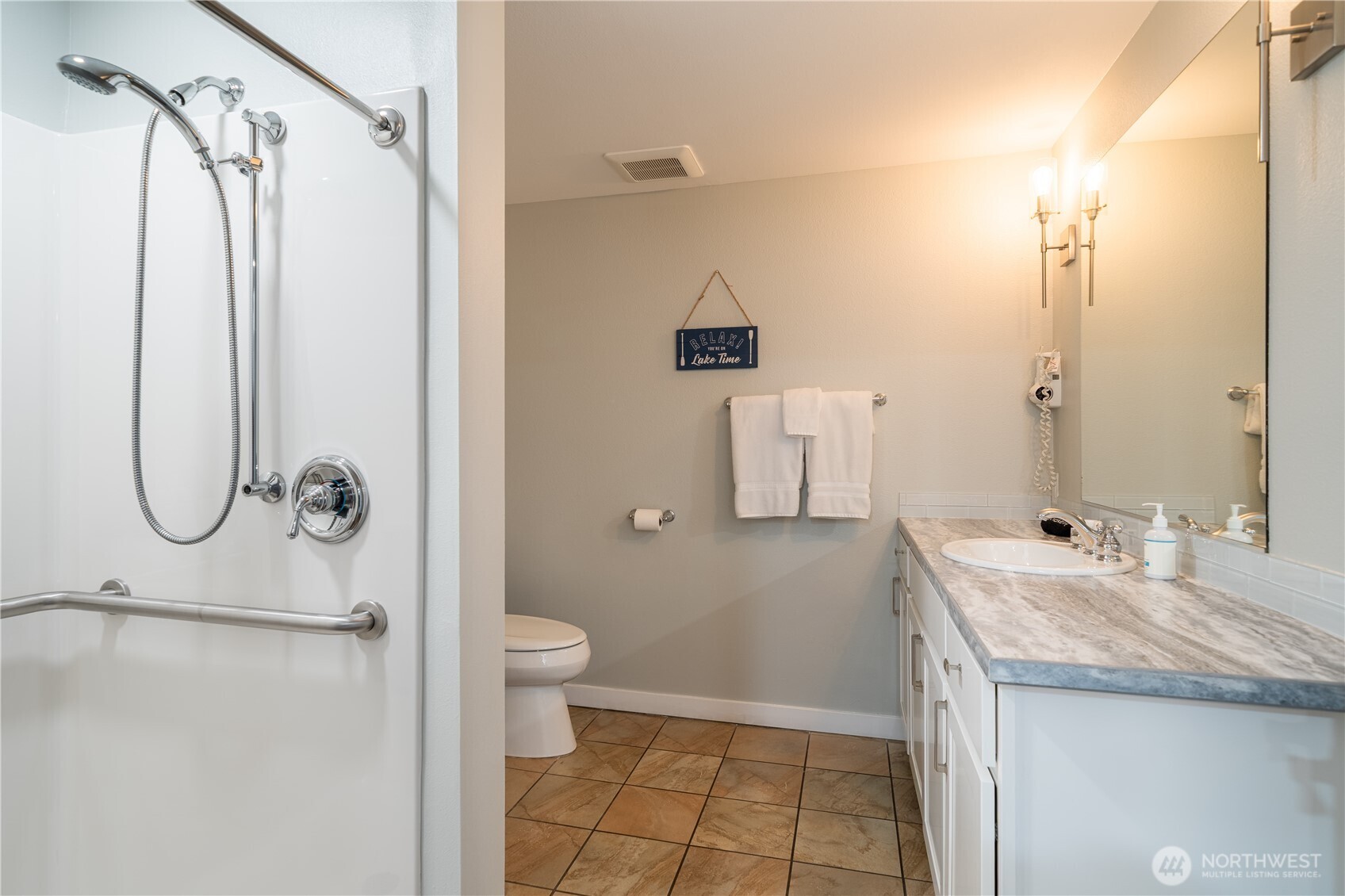 2220 W Woodin Avenue 305 Property Photo 19