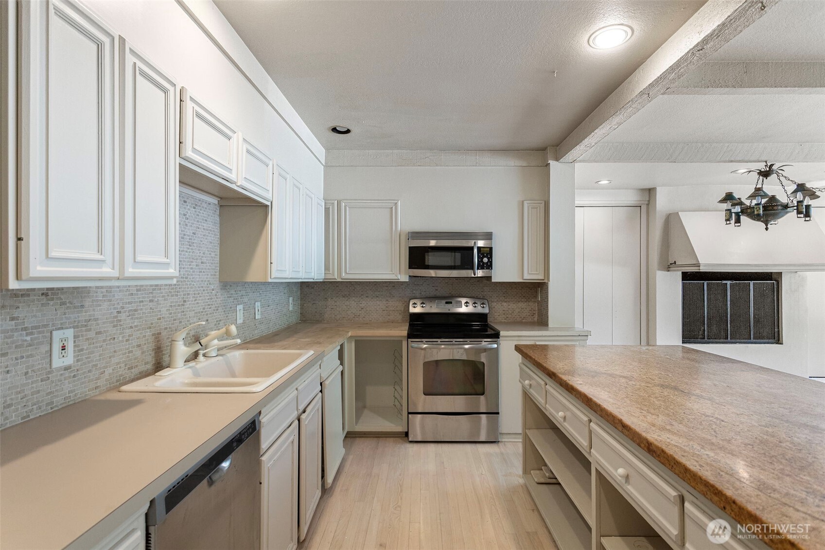 10260 Kaylen Pl Property Photo 13