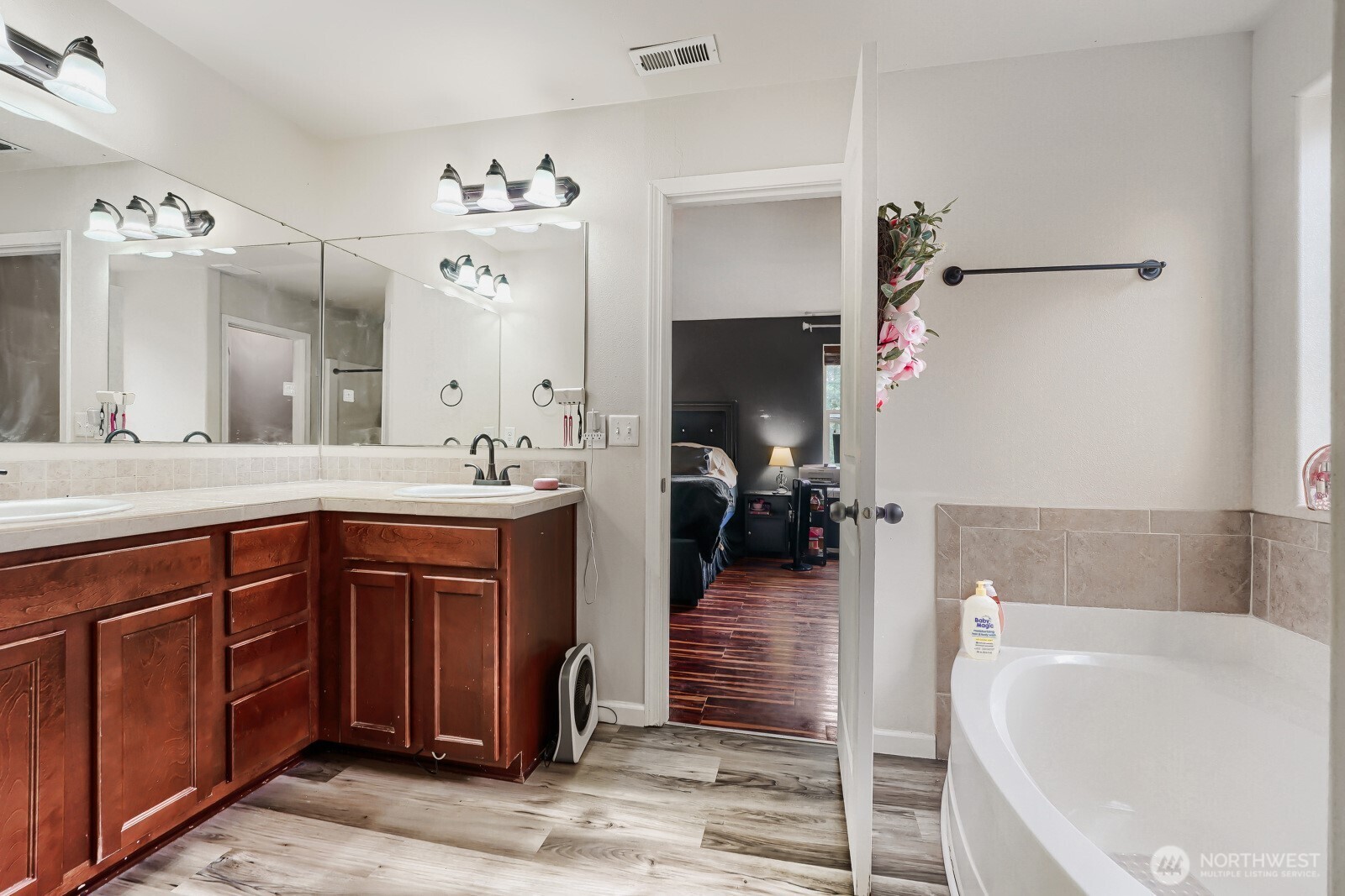18026 75th Avenue Property Photo 17