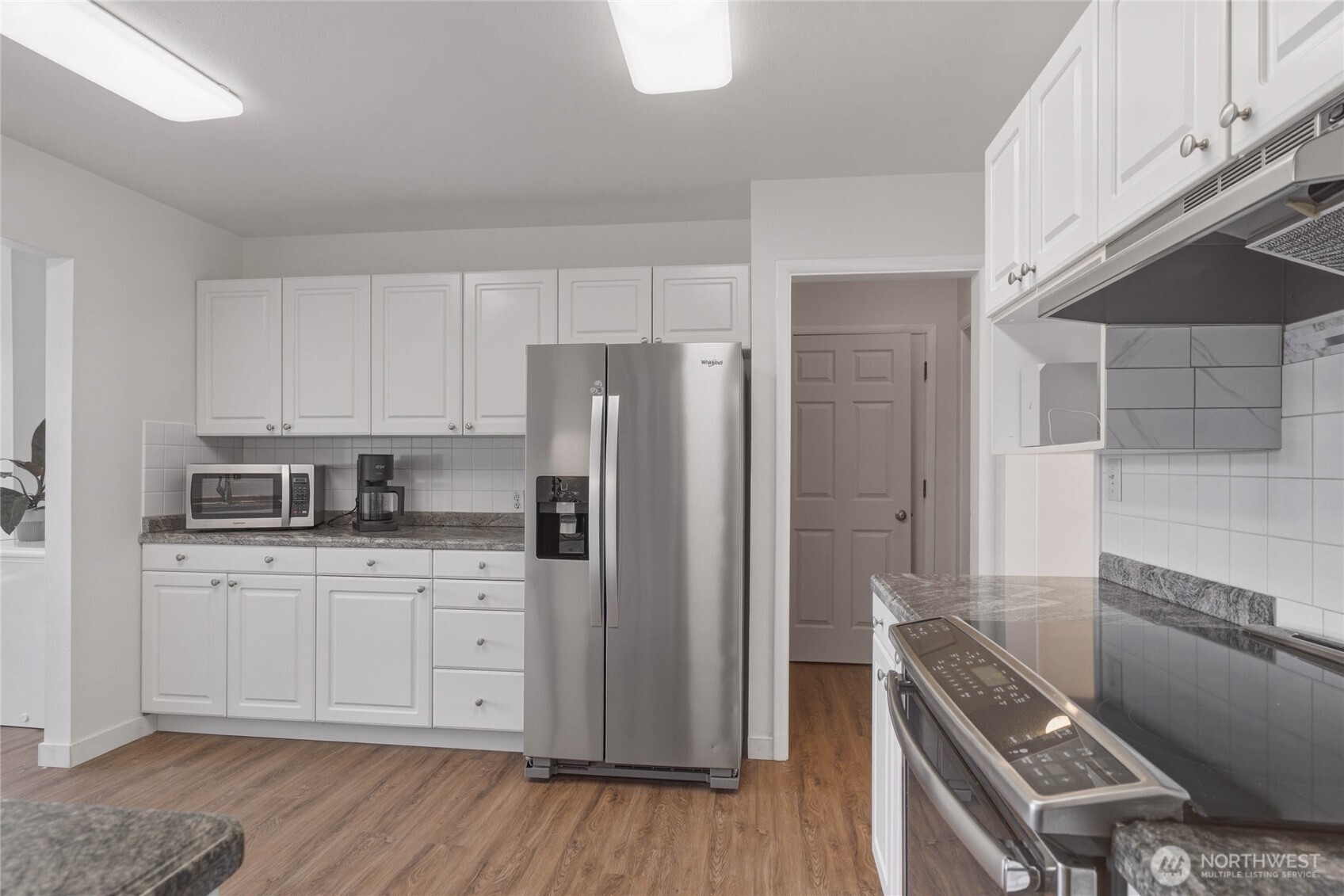 1310 Red Apple Road Property Photo 14