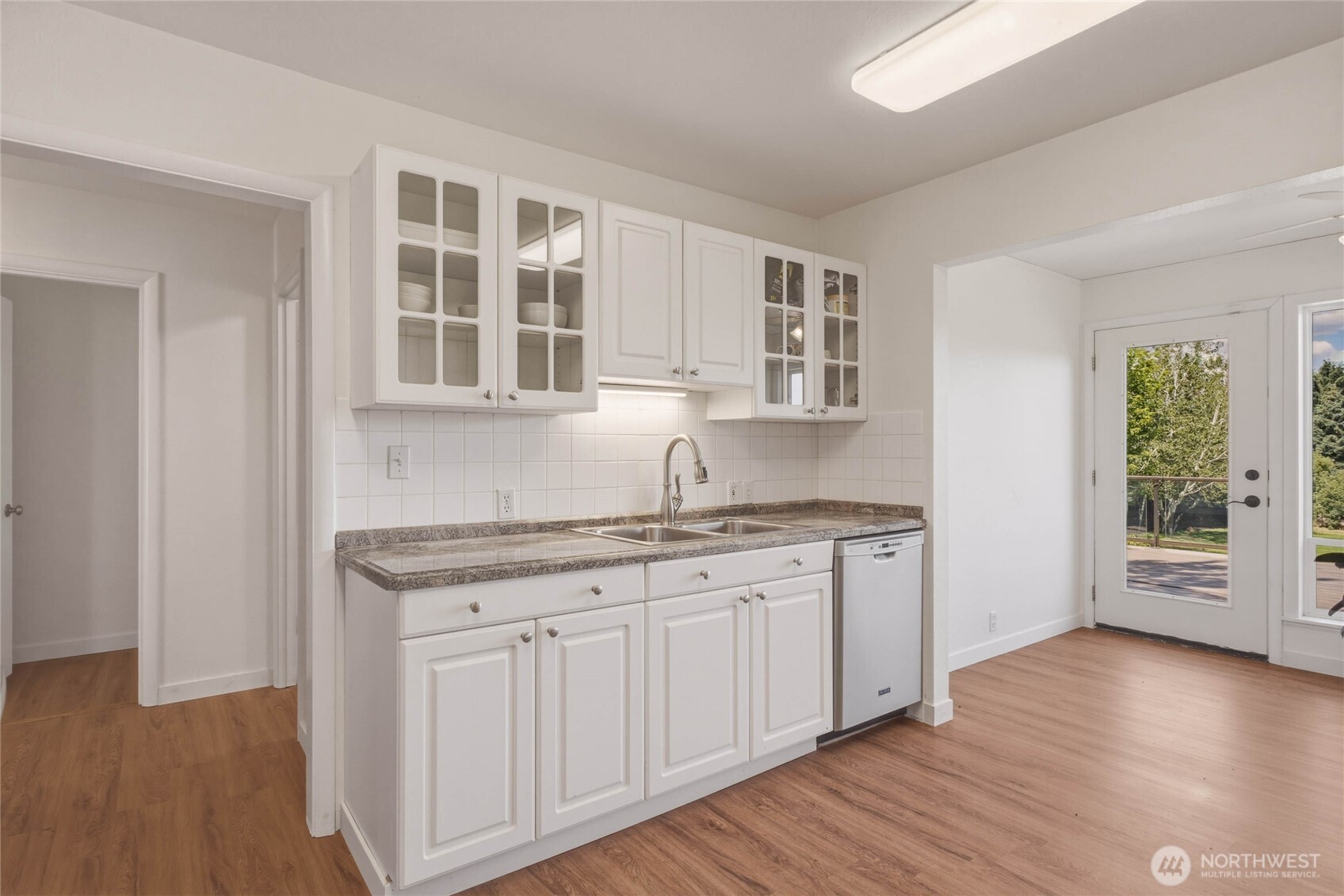 1310 Red Apple Road Property Photo 16