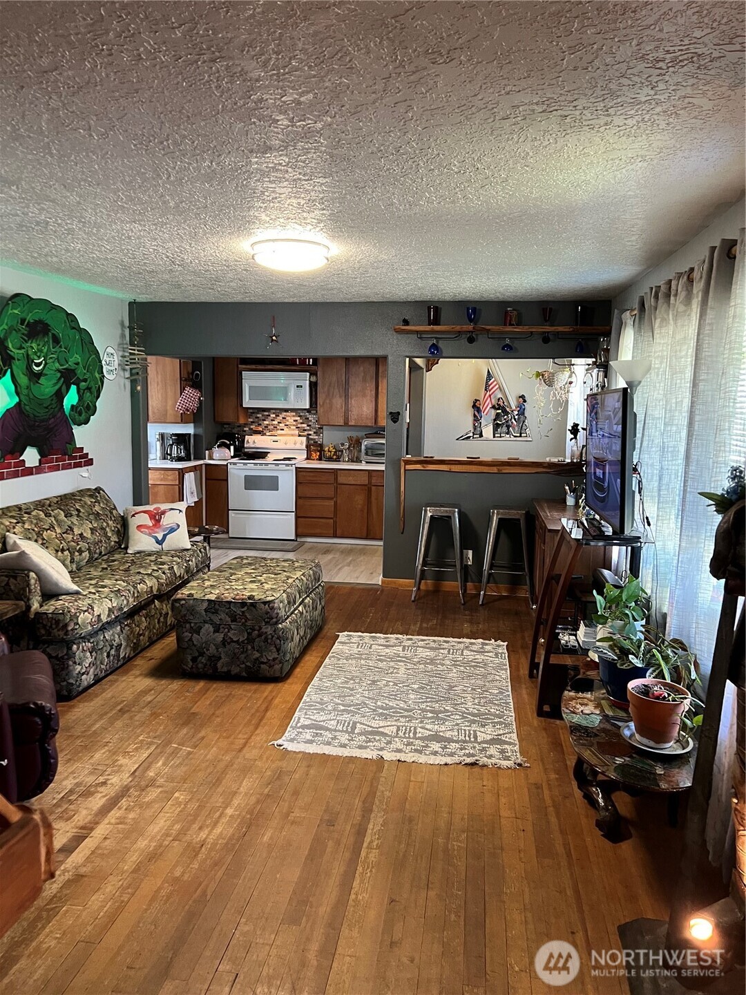 27407 W Street Property Photo 3