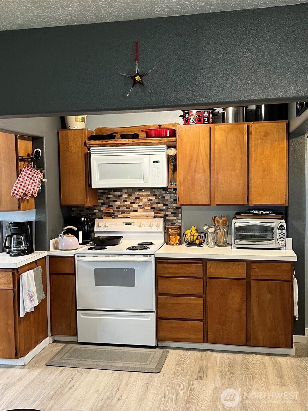 27407 W Street Property Photo 5