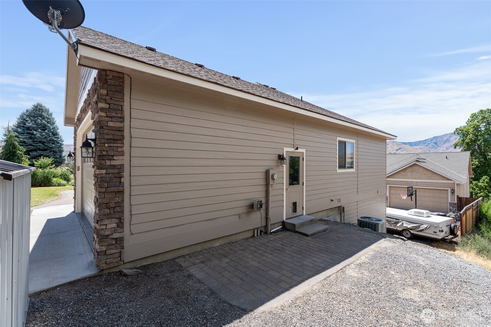 1541 N Anne Avenue Property Photo 7