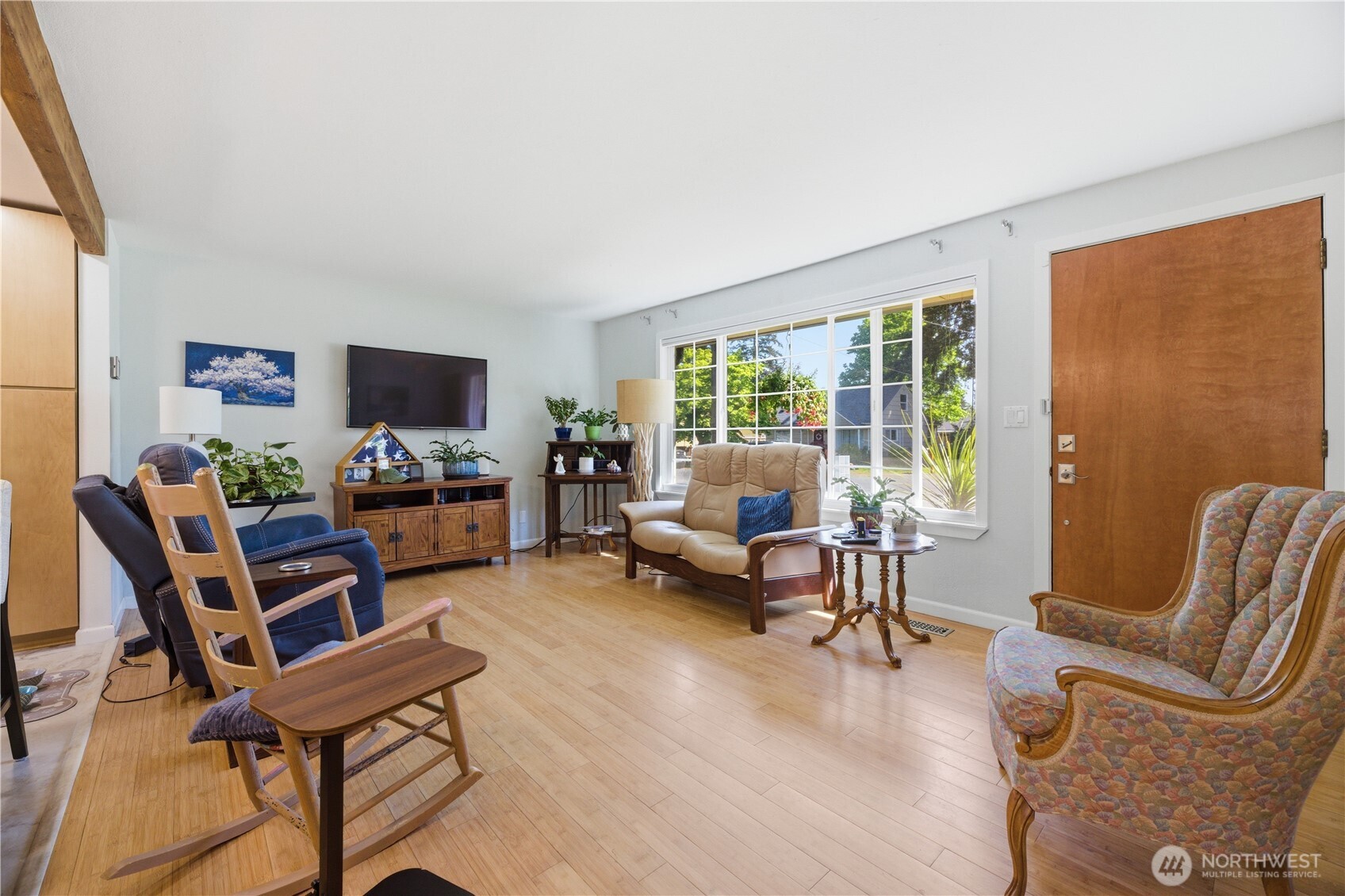 8414 Leona Way Property Photo 4
