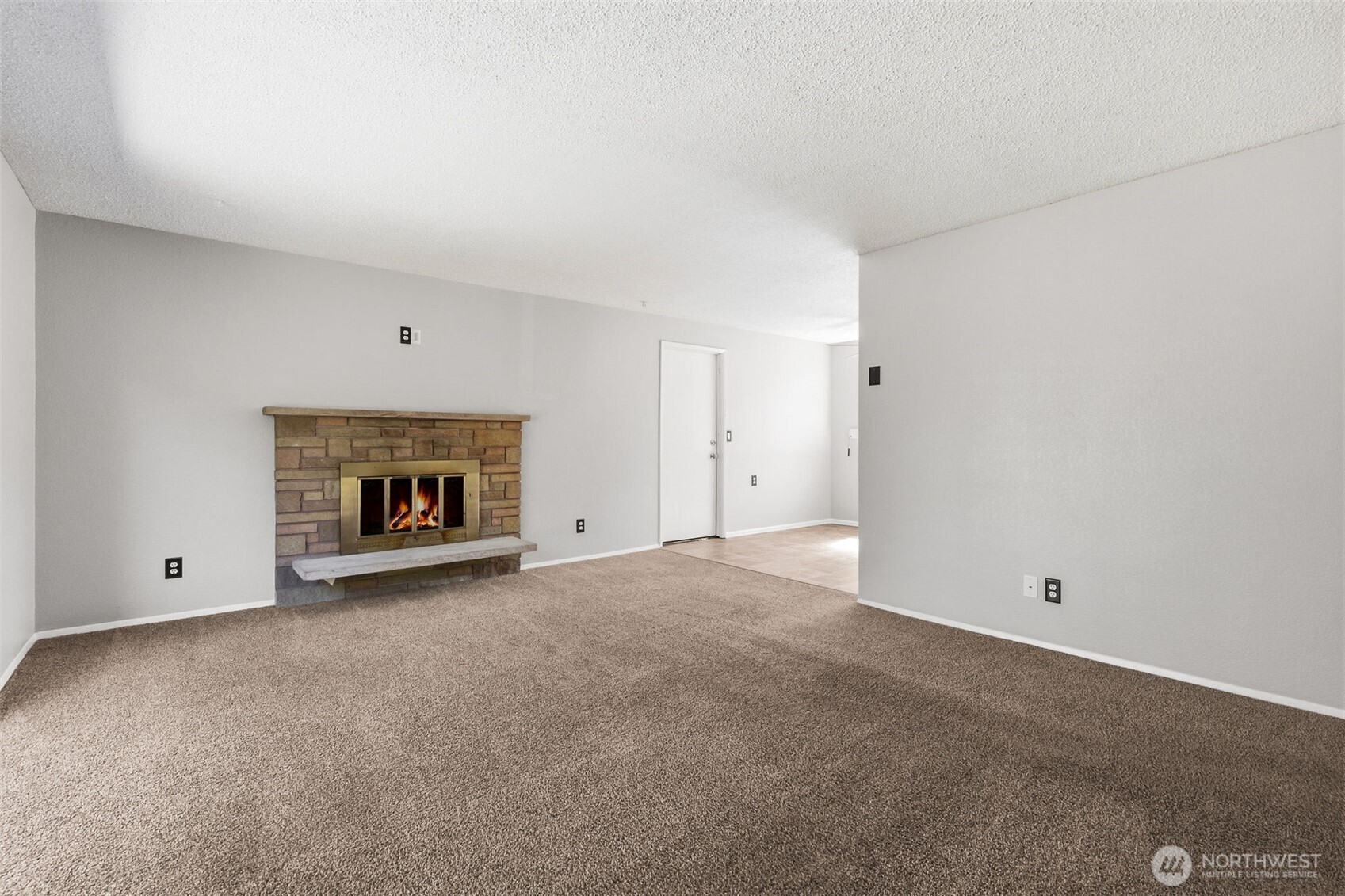 802 Oakcrest Drive Property Photo 9