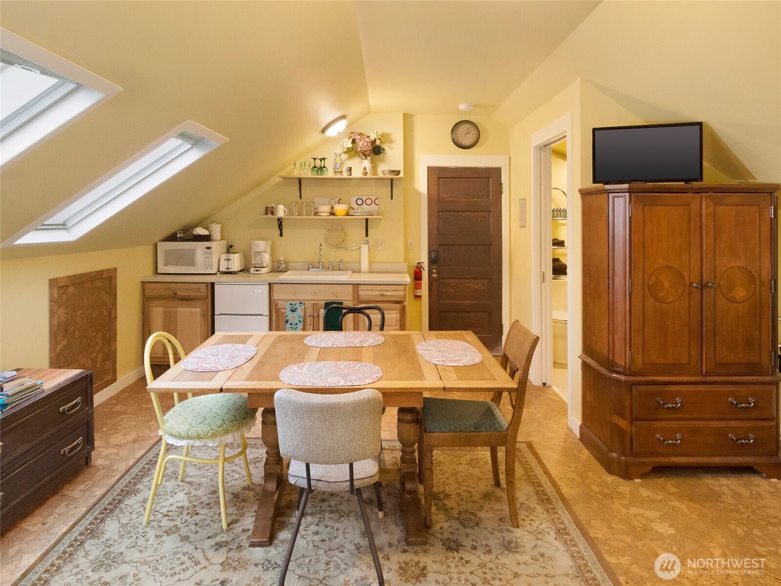 460 Argyle Avenue Property Photo 22