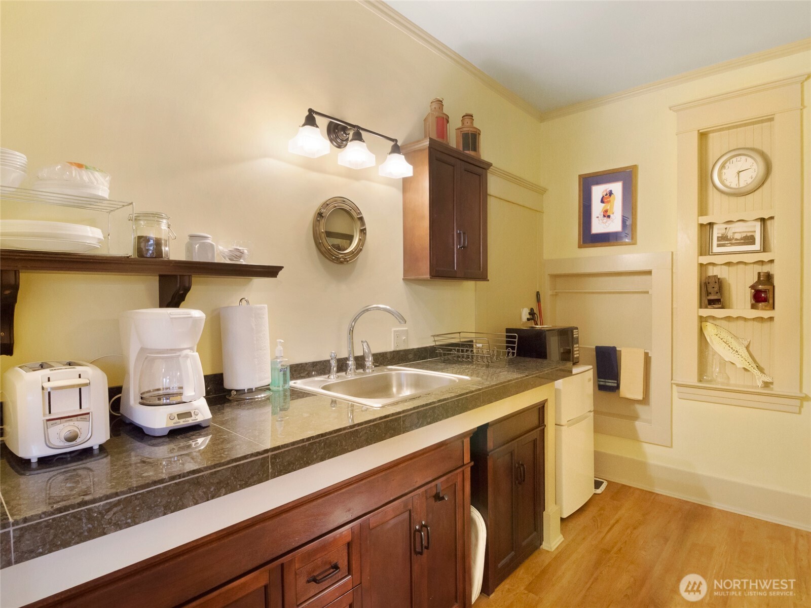 460 Argyle Avenue Property Photo 25
