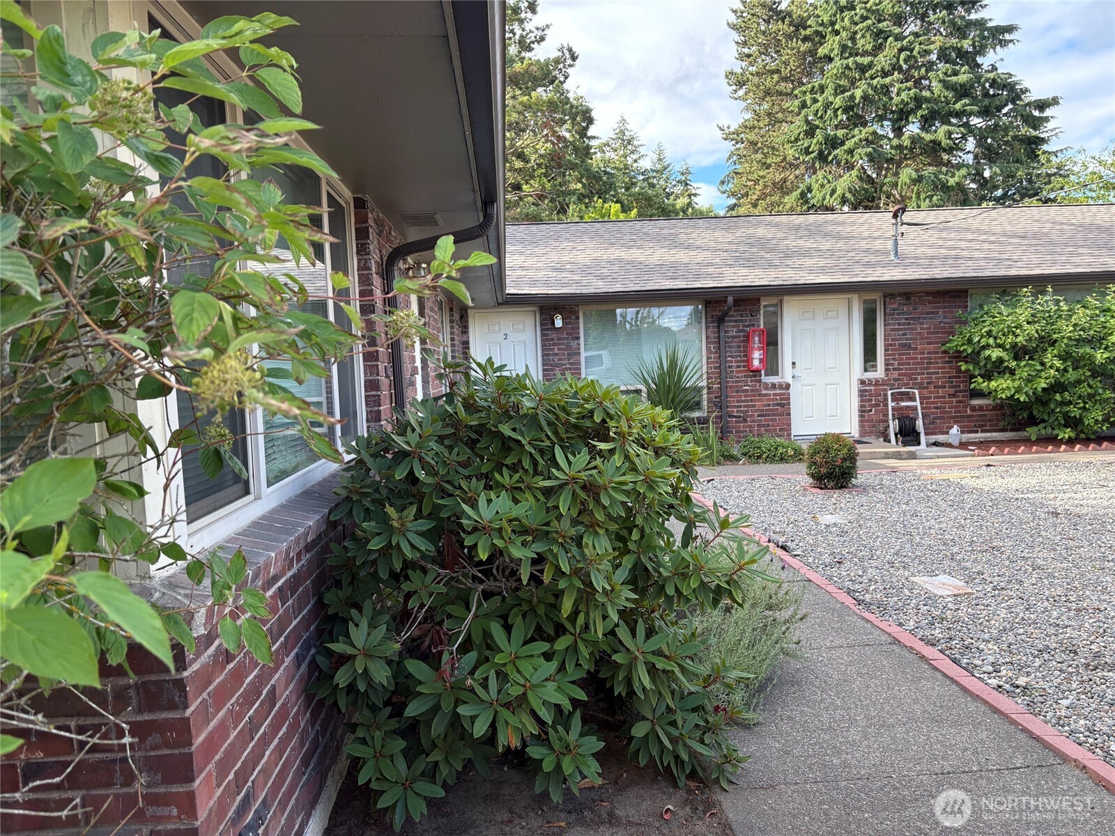158 S 152nd Street Property Photo 6