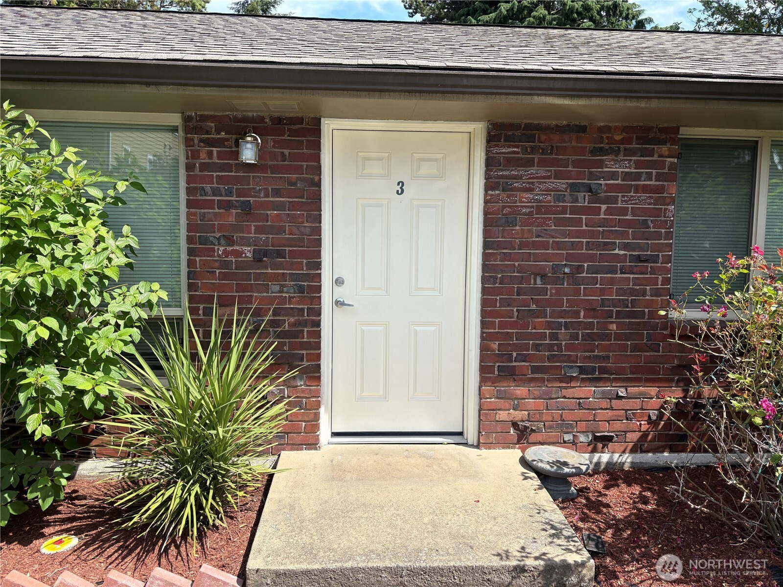 158 S 152nd Street Property Photo 8