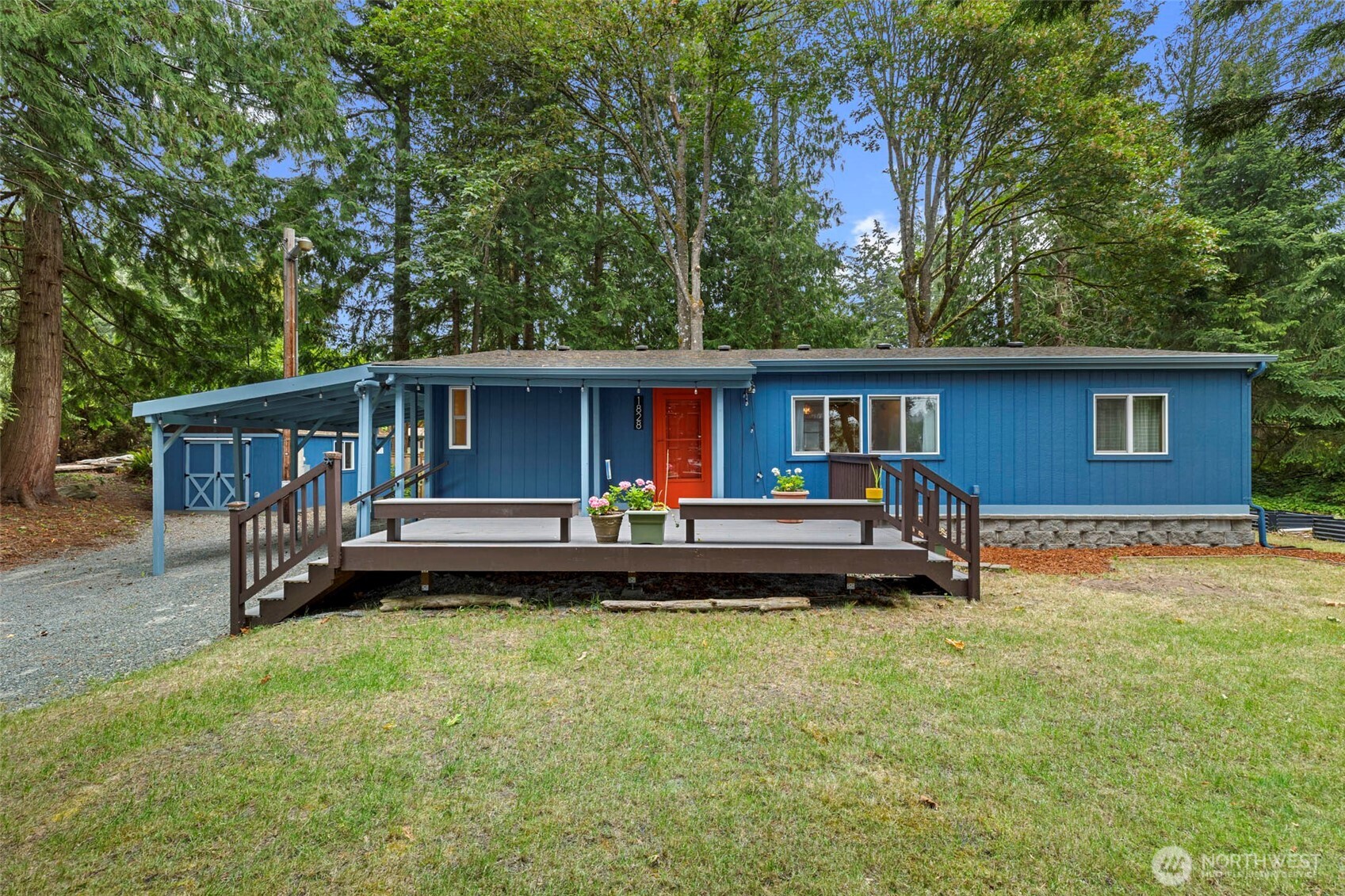 1828 Lake Drive Property Photo 1