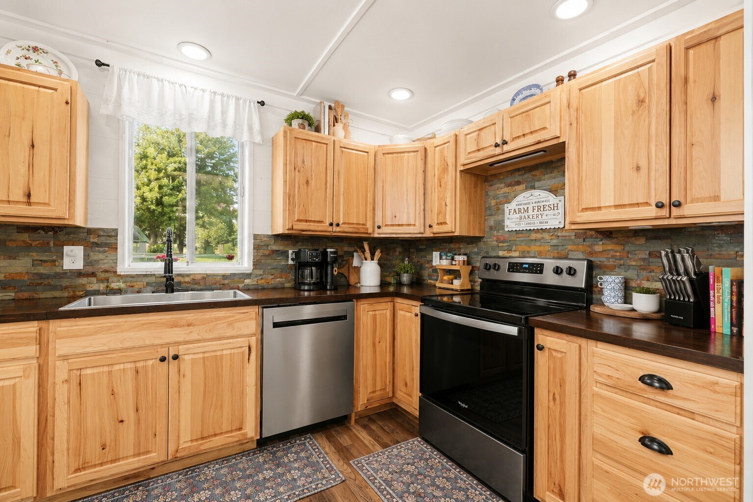 124 N 3rd Street Property Photo 4