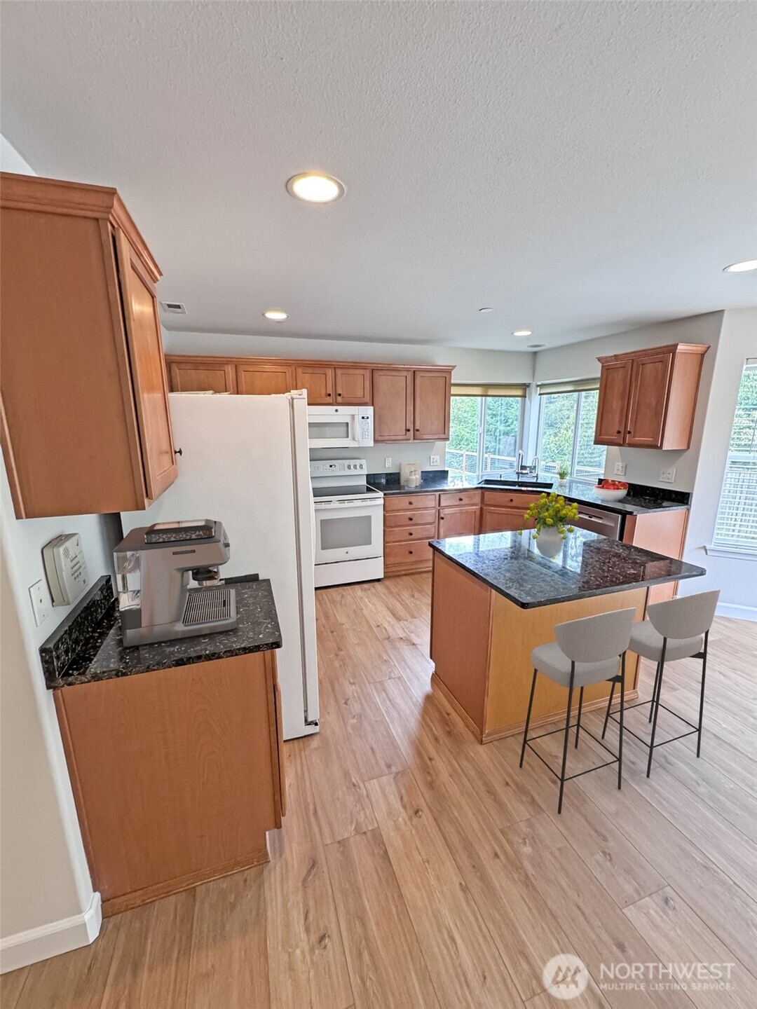 3155 Walker Rd Property Photo 6