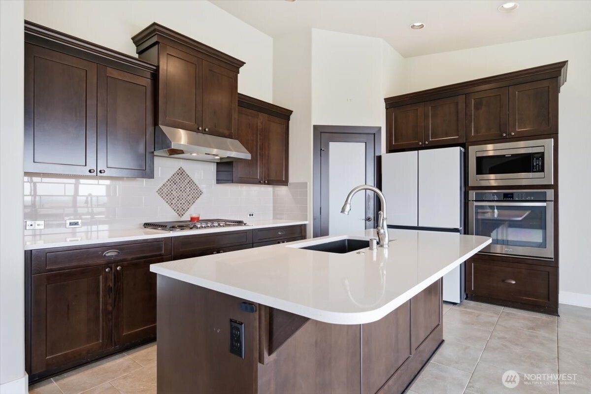 2278 Copperleaf Street Property Photo 5