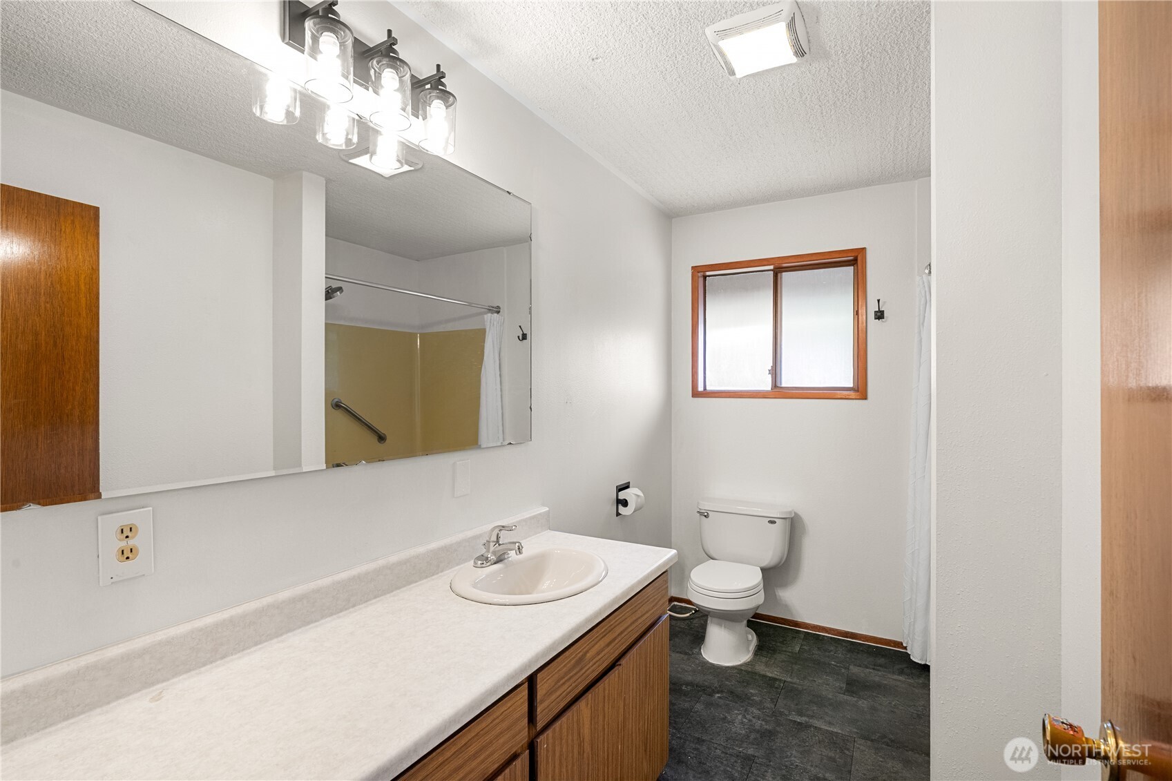 236 E Woodhill Avenue Property Photo 10