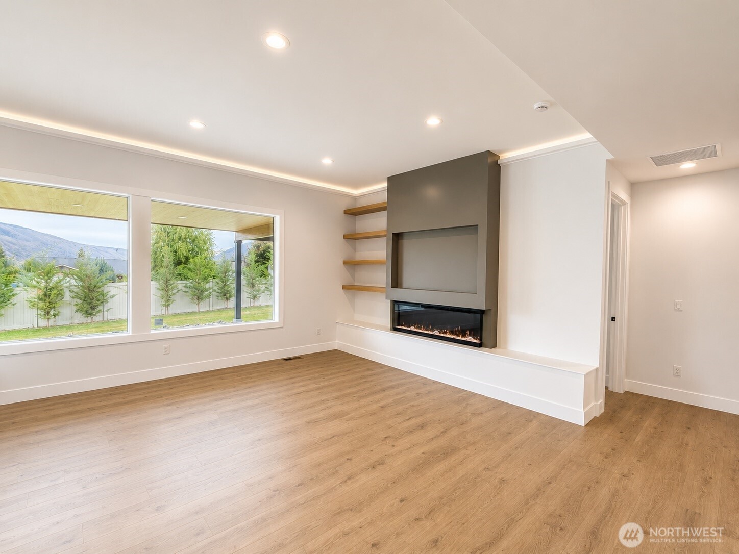 15005 Allison Place Property Photo 6