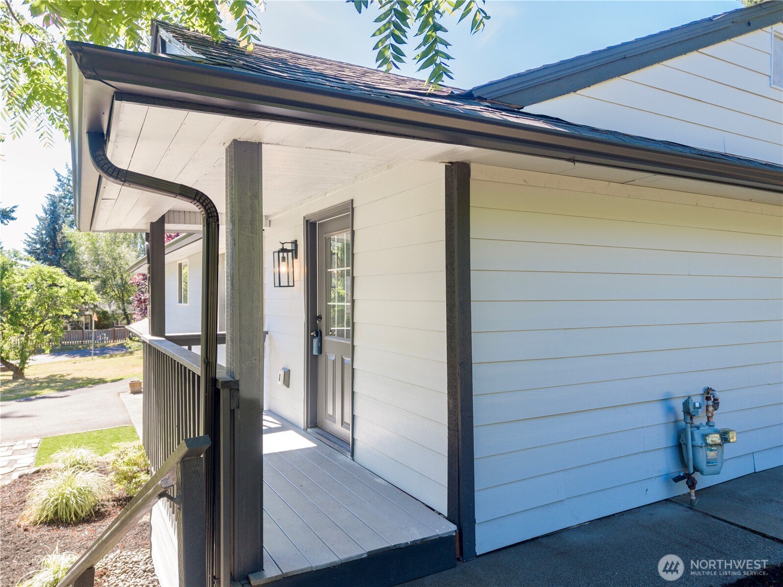 607 244th Street Property Photo 3