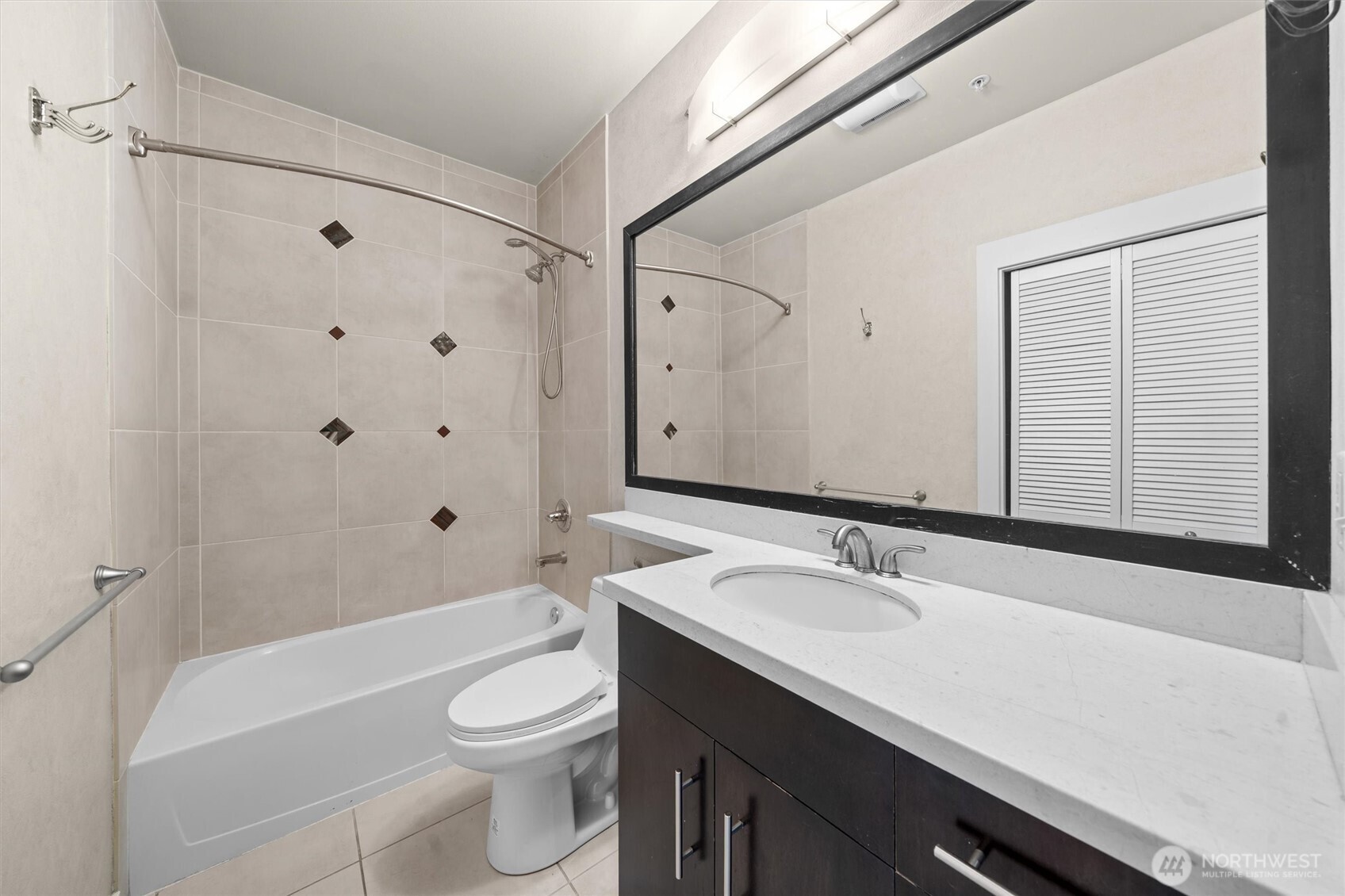 1026 Ne 65th Street C420 Property Photo 27