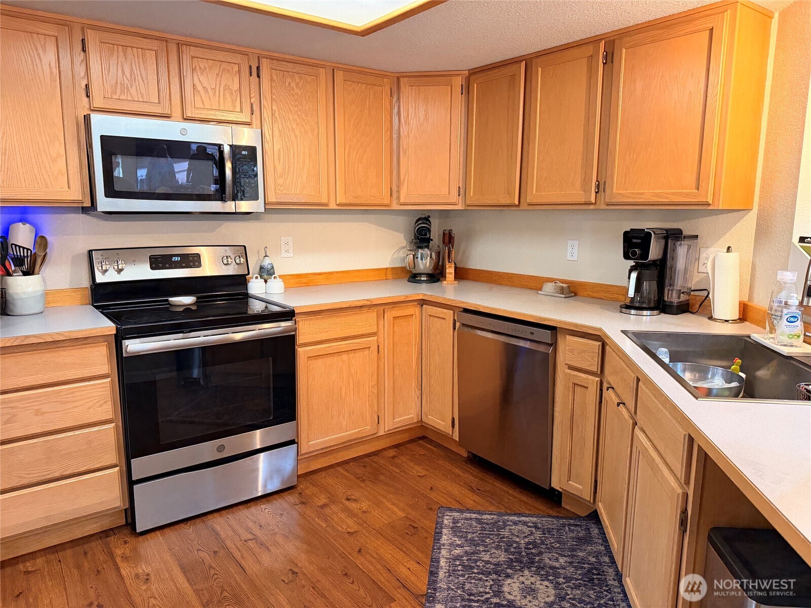 6031 Gresham Lane Property Photo 4