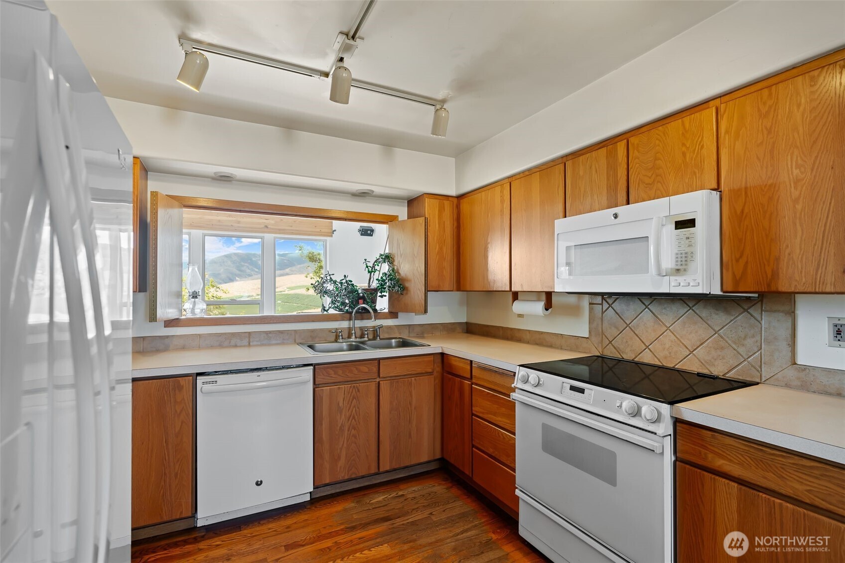 723 Burbank Creek Road Property Photo 13