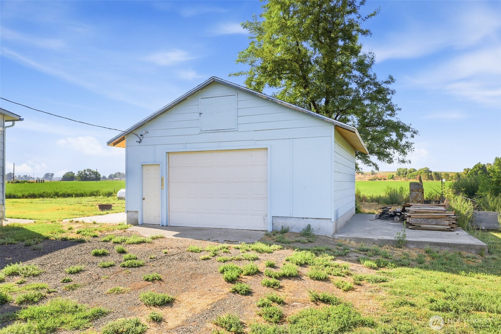 1227 Frog Hollow Road Property Photo 4
