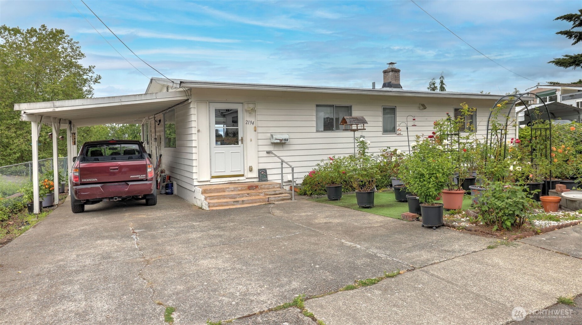 2194 Ne 8th Place Property Photo 1
