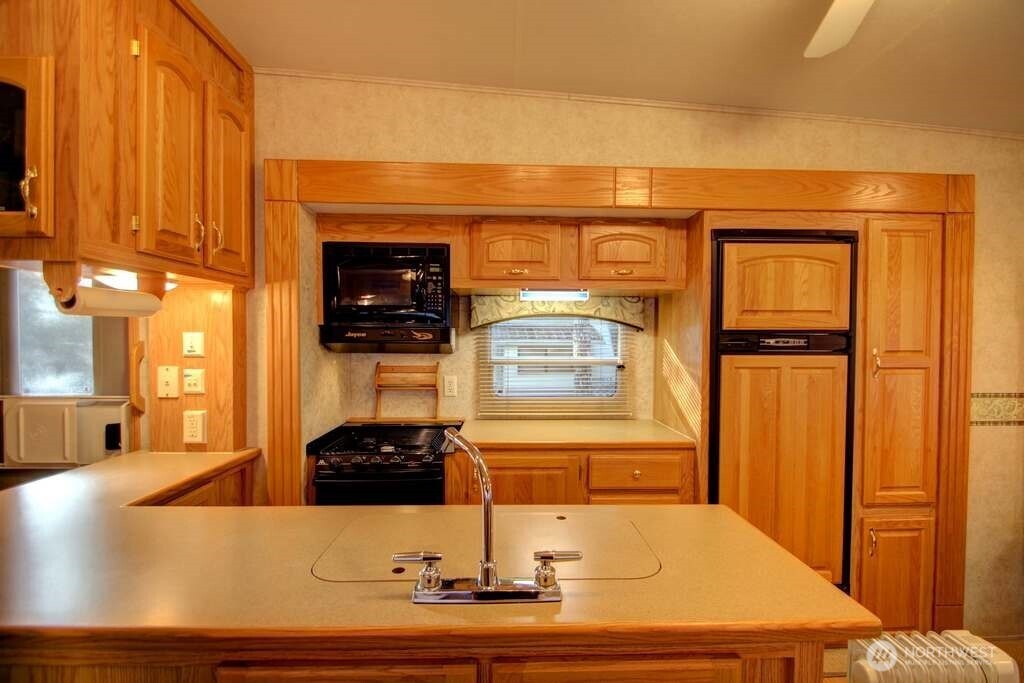 161 Christmas Tree Circle Property Photo 10
