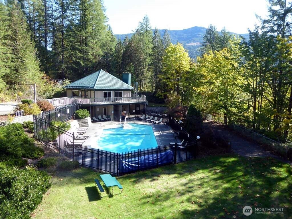 161 Christmas Tree Circle Property Photo 17