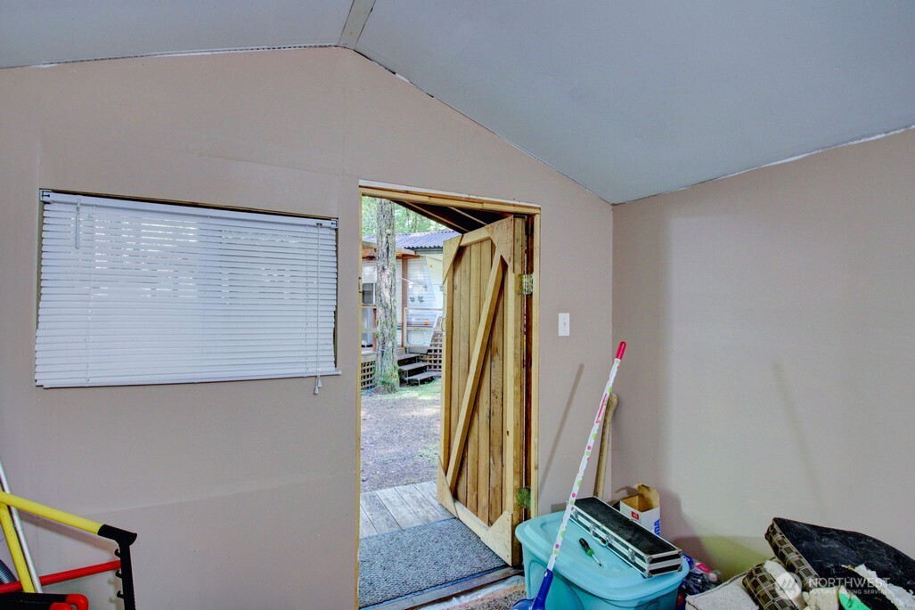 290 Schinn Canyon Drive Property Photo 6