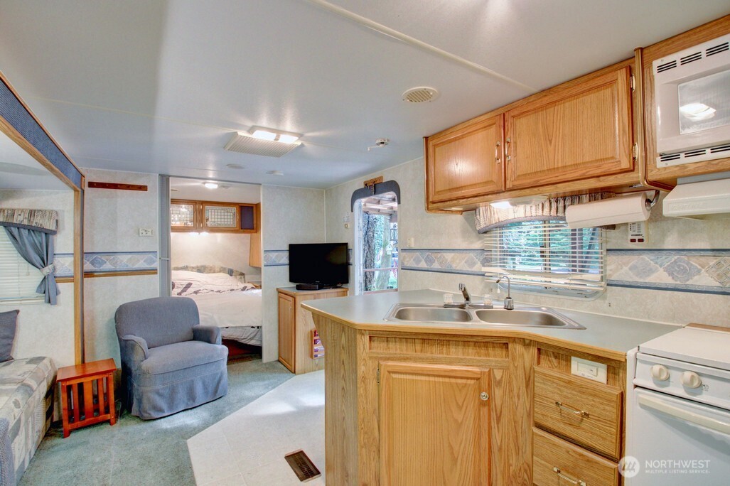 290 Schinn Canyon Drive Property Photo 10