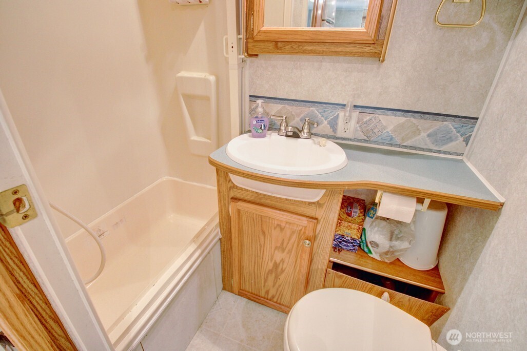 290 Schinn Canyon Drive Property Photo 16