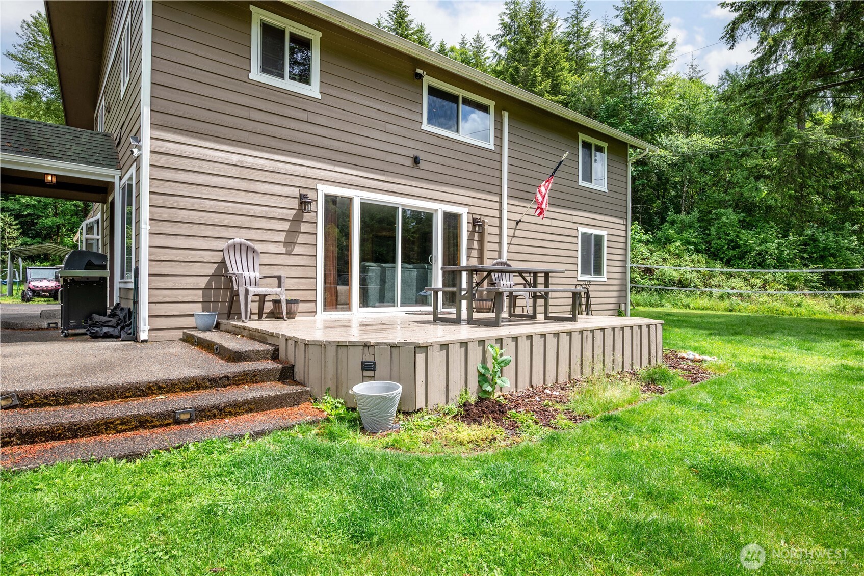 1430 Hazel Dell Property Photo 3