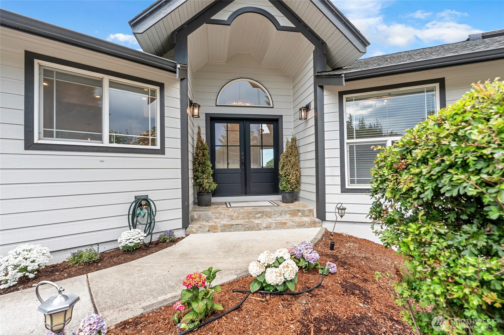 11 Les Saints Road Property Photo 3
